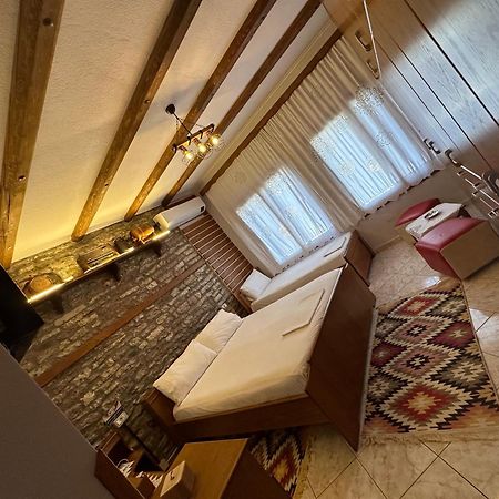 Ahmetaj Guest House ジロカストラ エクステリア 写真