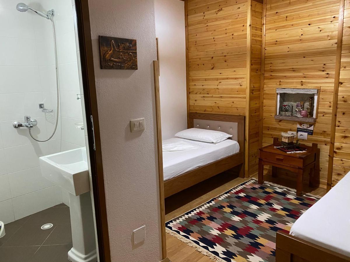 Ahmetaj Guest House ジロカストラ エクステリア 写真
