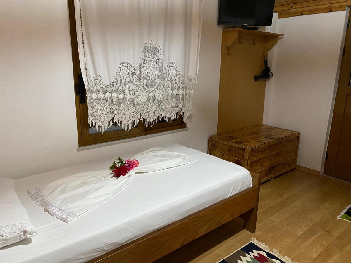 Ahmetaj Guest House ジロカストラ エクステリア 写真