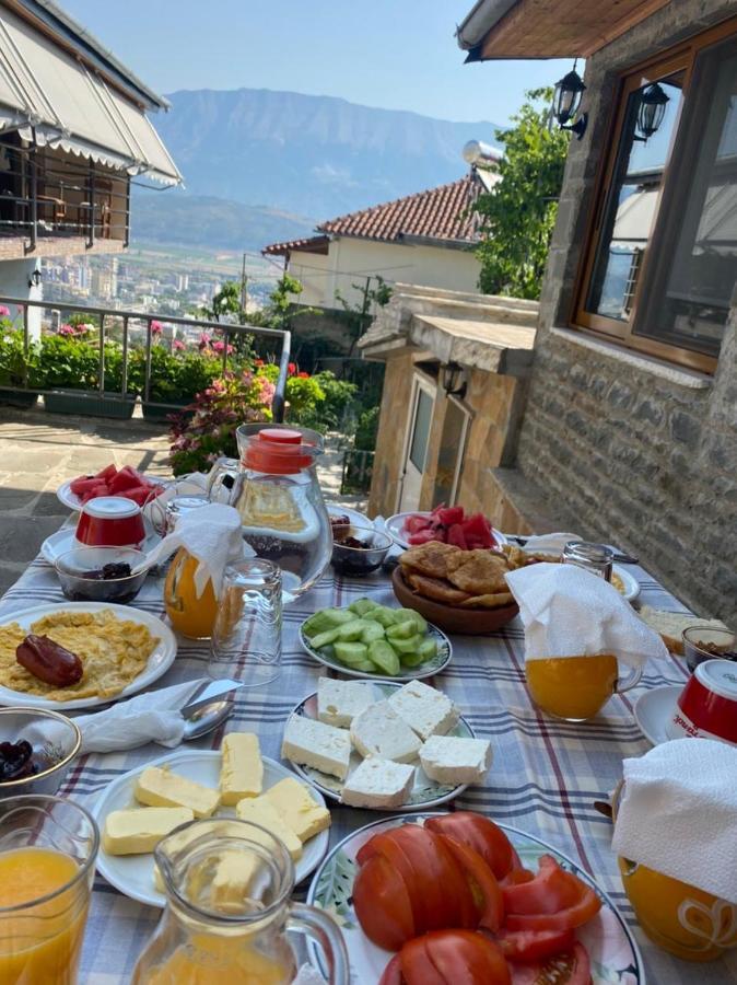 Ahmetaj Guest House ジロカストラ エクステリア 写真