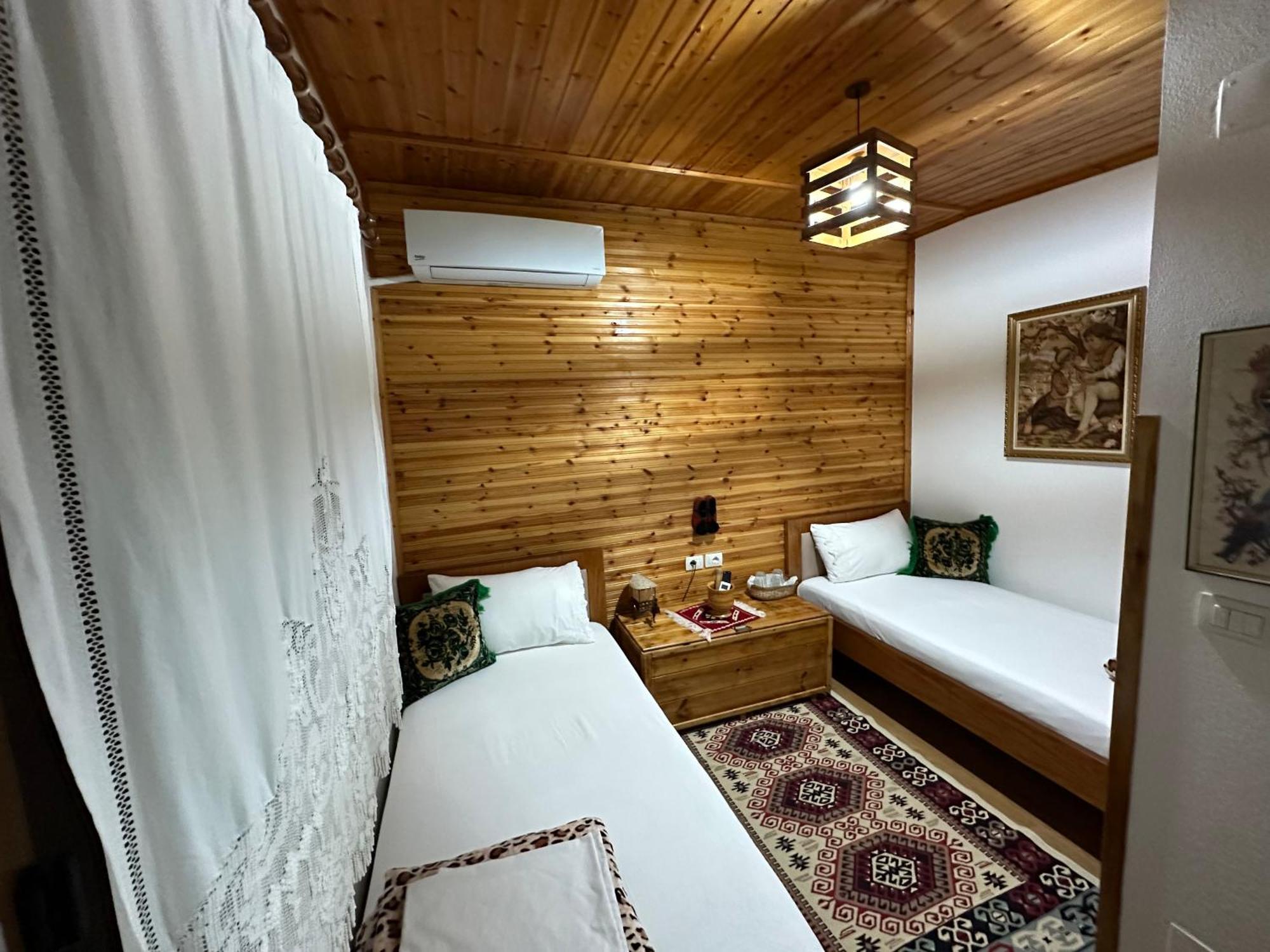 Ahmetaj Guest House ジロカストラ エクステリア 写真