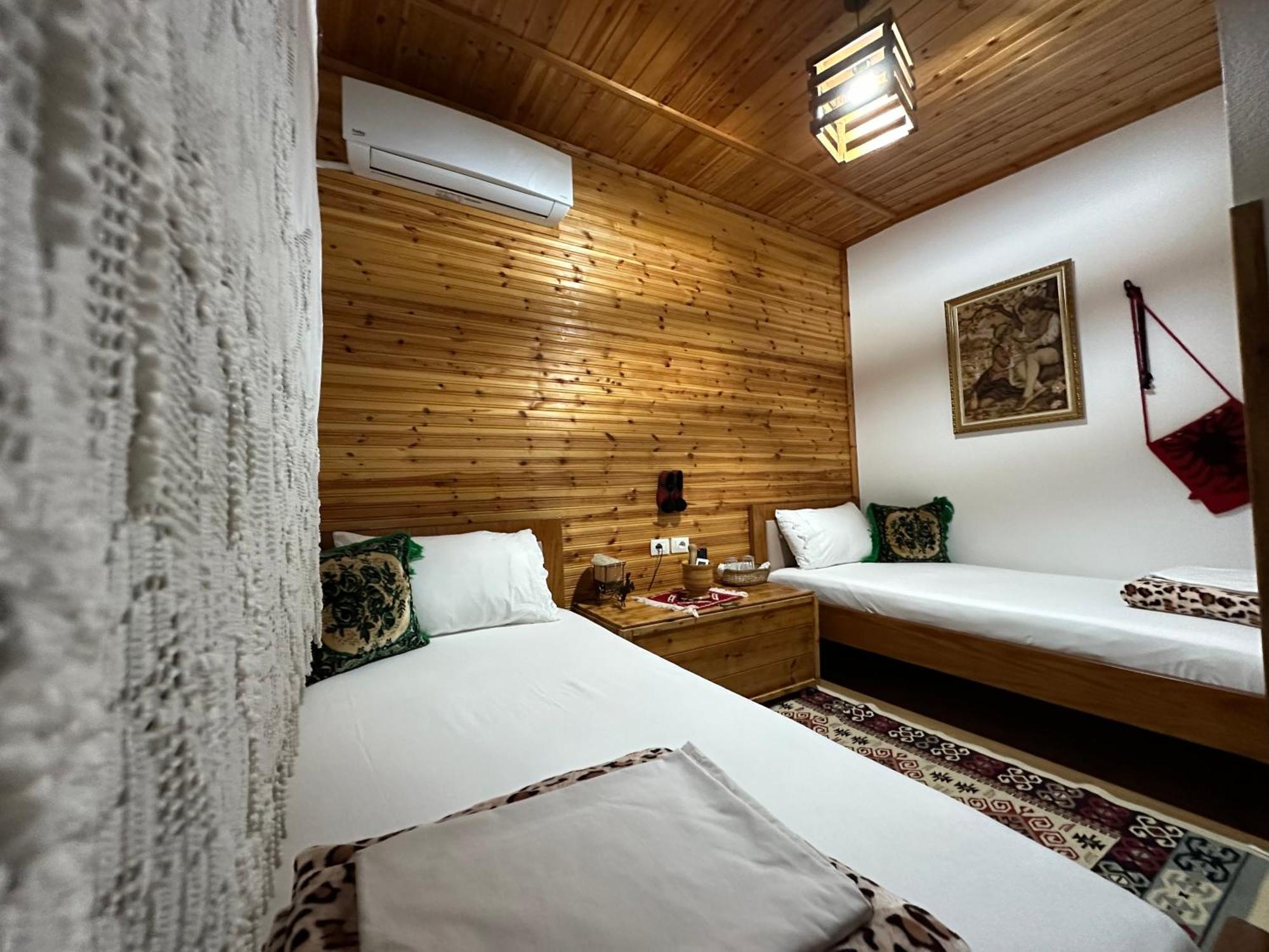 Ahmetaj Guest House ジロカストラ エクステリア 写真