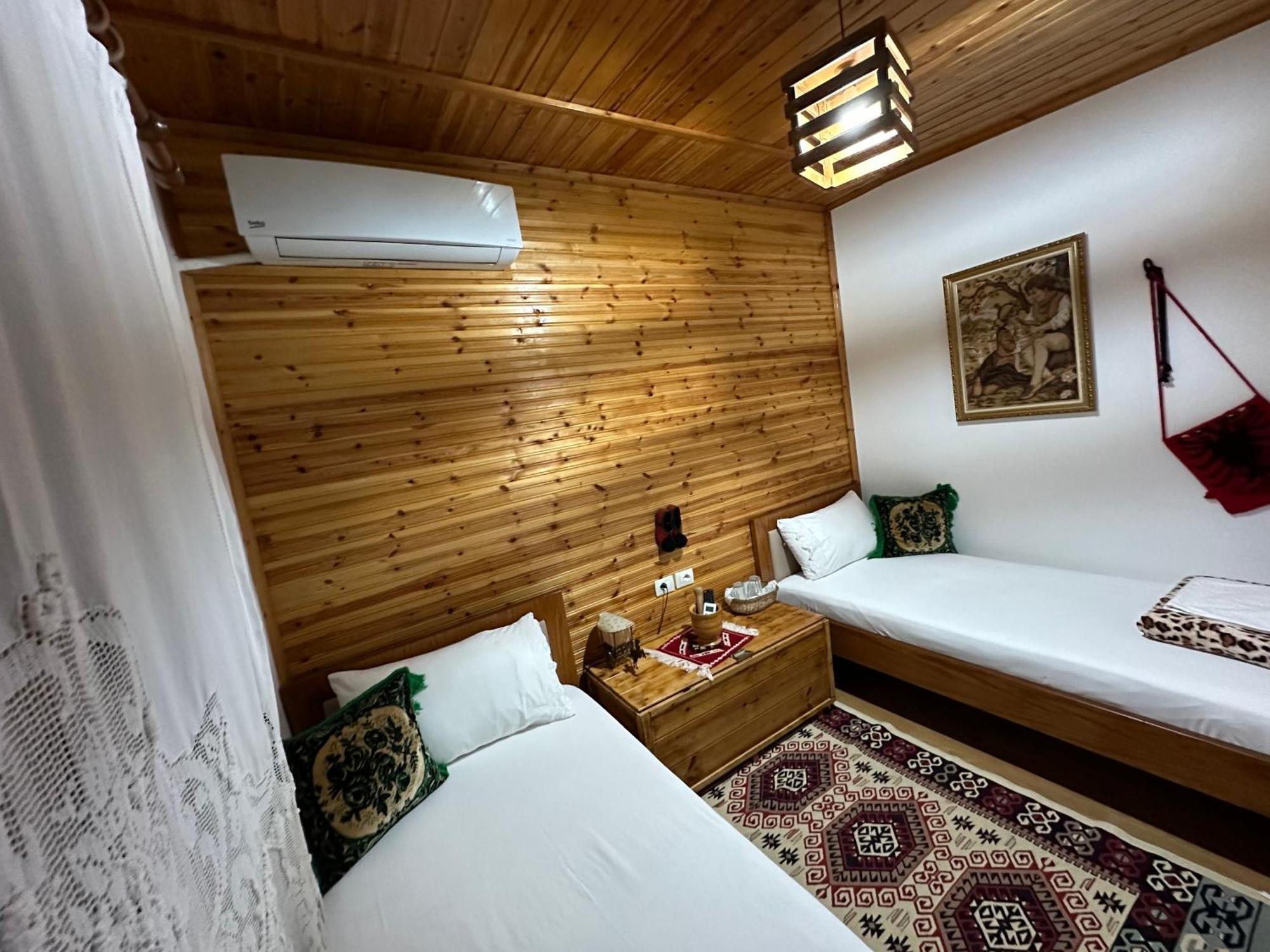 Ahmetaj Guest House ジロカストラ エクステリア 写真