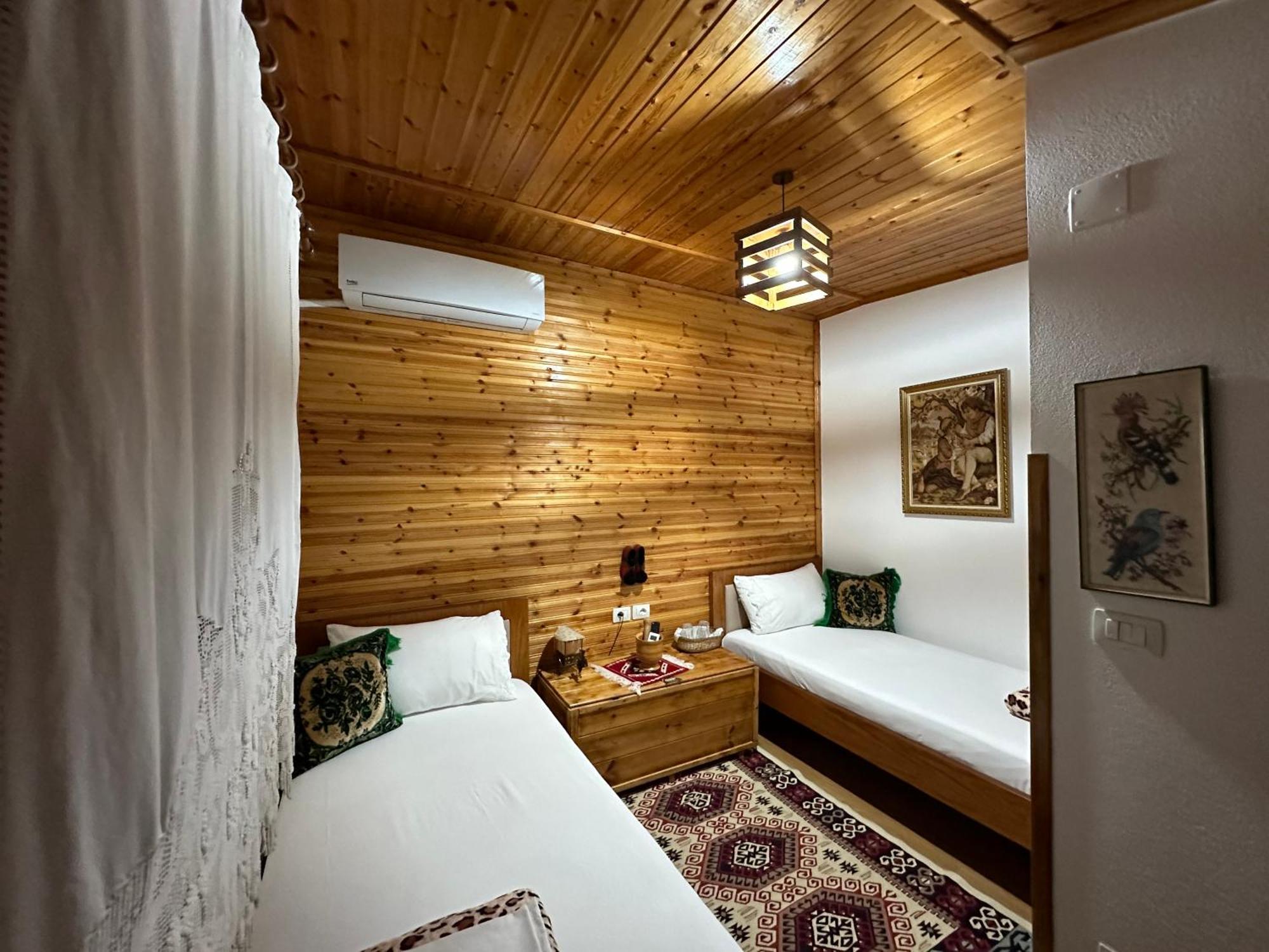 Ahmetaj Guest House ジロカストラ エクステリア 写真