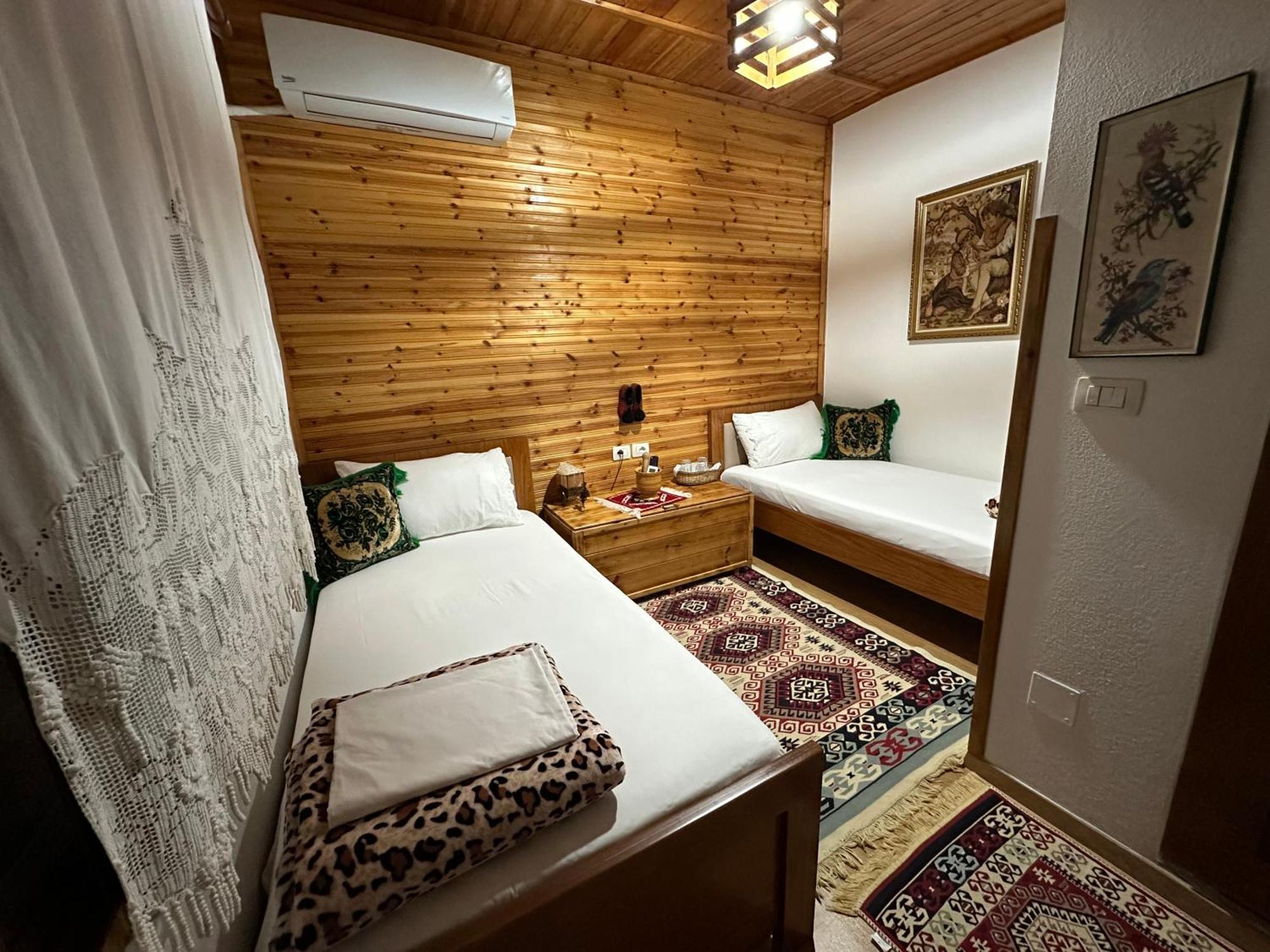 Ahmetaj Guest House ジロカストラ エクステリア 写真