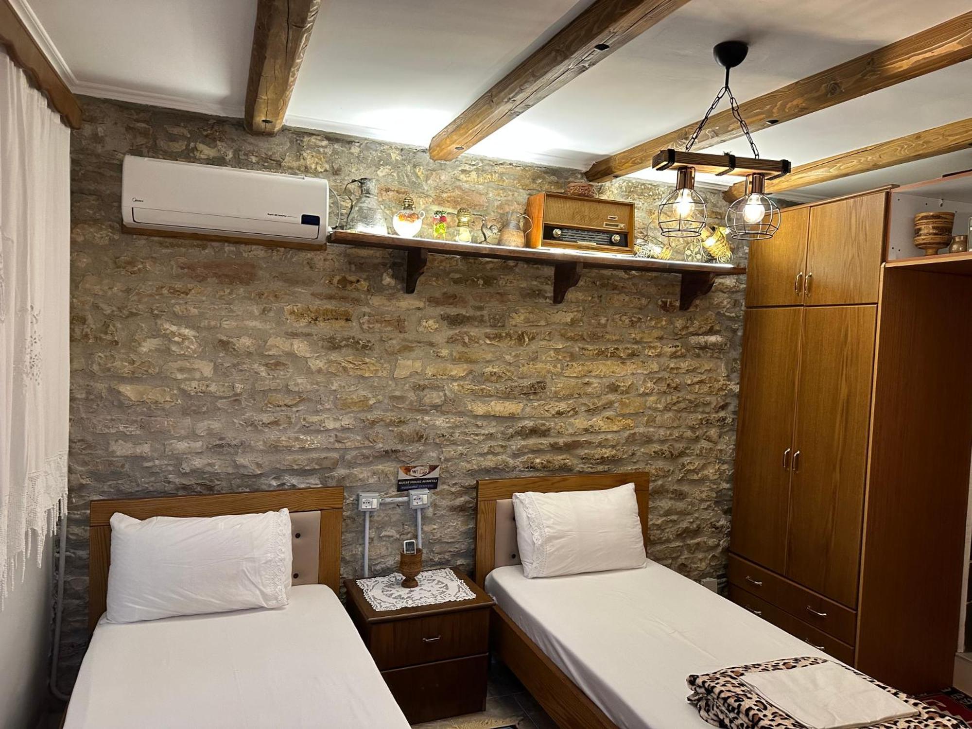 Ahmetaj Guest House ジロカストラ エクステリア 写真