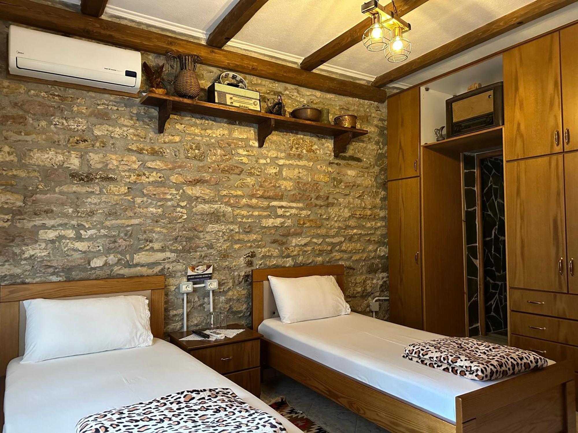 Ahmetaj Guest House ジロカストラ エクステリア 写真