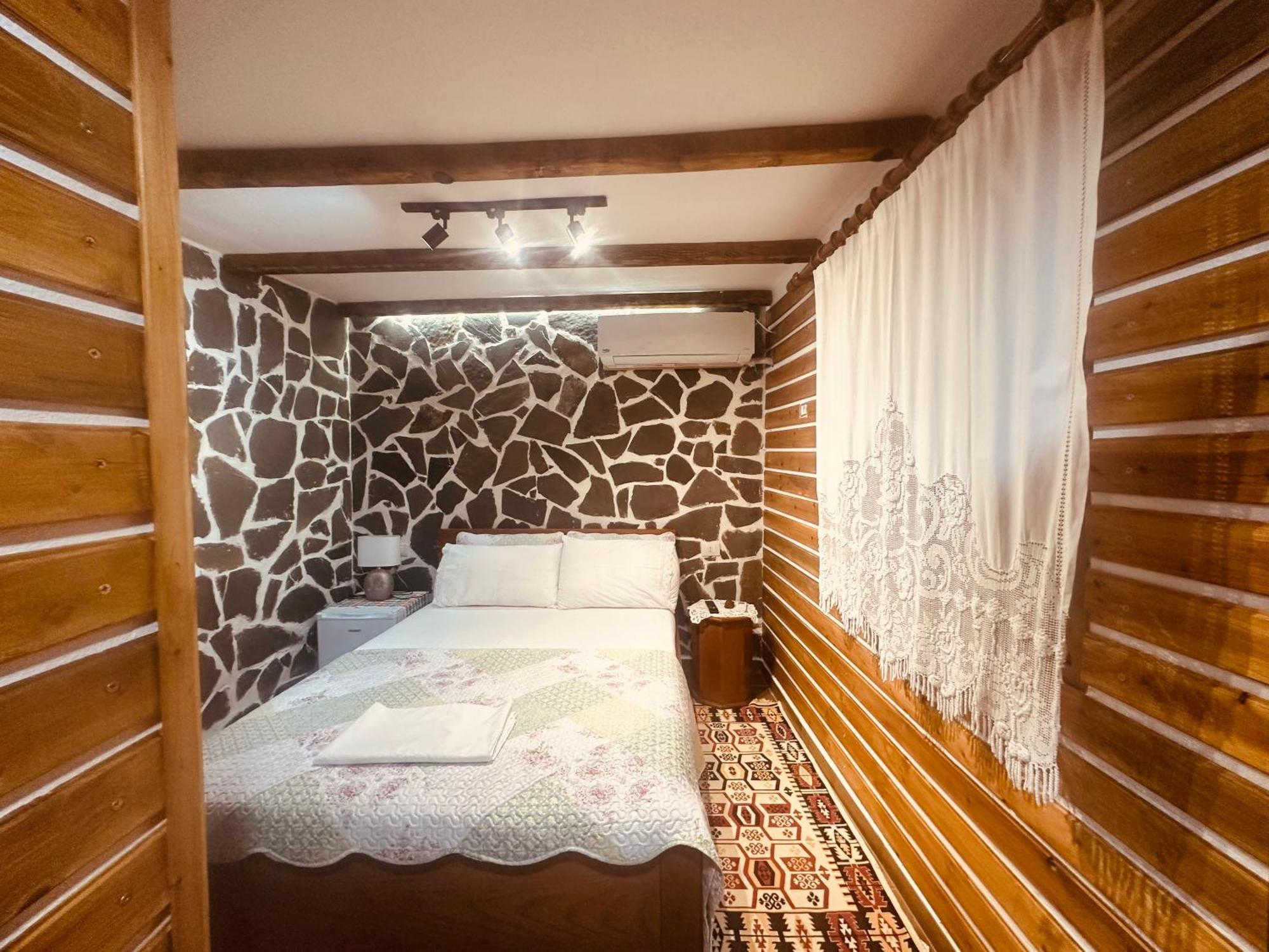Ahmetaj Guest House ジロカストラ エクステリア 写真